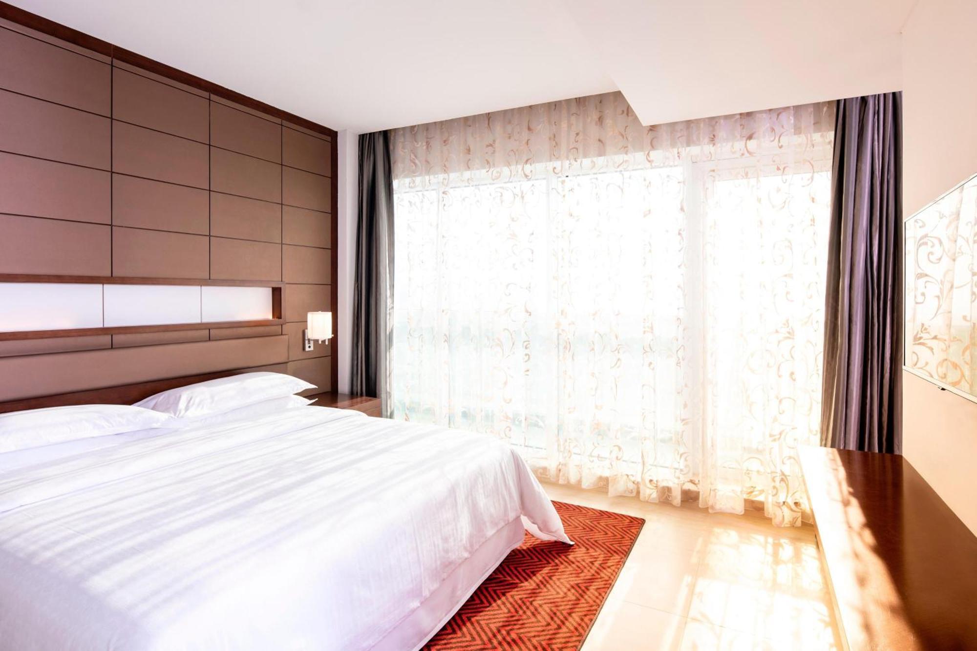 Four Points By Sheraton Sharjah Exterior foto